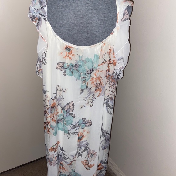 NWT 1X Beautiful Floral Dress w/ Necklace - Picture 4 of 6